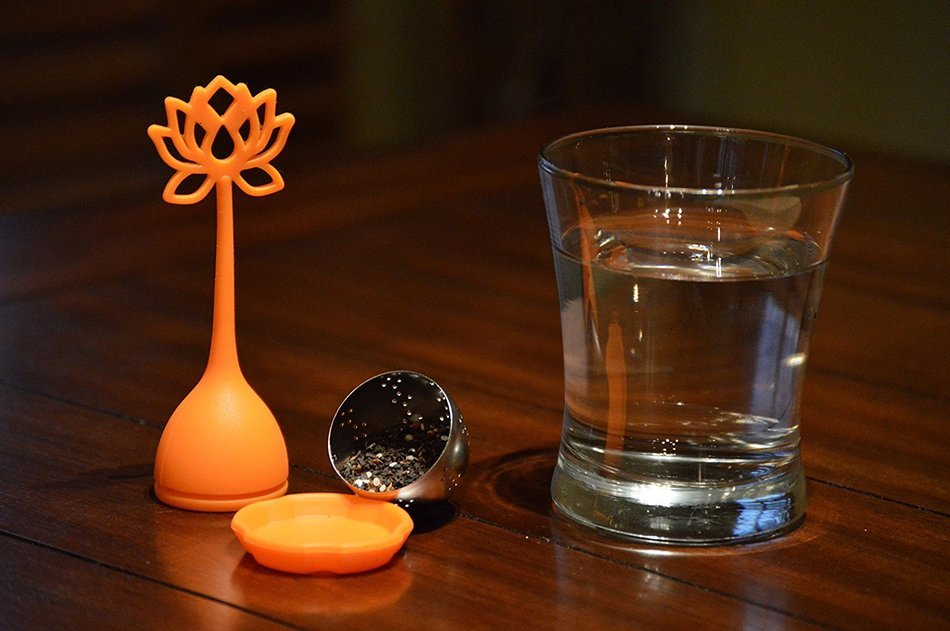 Flower Power Tea Infuser-for Loose Leaf Teas-silicone Top and Silicone Base (Blue) N8