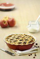 Emile Henry Made In France HR Modern Classics Pie Dish, 9&quot;, Red N4