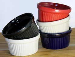 ITI Ceramic Stackable Baking Ramekins / Condiment Sauce Cups with Pan Scraper, Medium / Large, 4-Pack (6 Ounce... N32