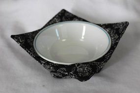 Microwave Bowl Cozy Bowl Potholder Reversible Black and White Floral N2
