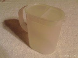 Tupperware 1qt Refrigerator Jug with Cover Sheer N2