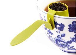 Da.Wa Loose Tea Infuser Spoon with Handle,4"x1"x2",Black/Green/Red,Plastic N3