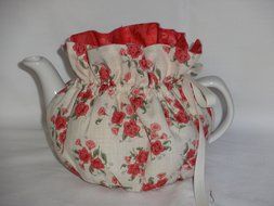2 Cup Pretty Red Floral Reversible Tea Pot Cozy