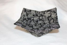Microwave Bowl Cozy Bowl Potholder Reversible Black and White Floral N4