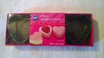 Wilton 3-Piece Springform Heart Shaped Pans
