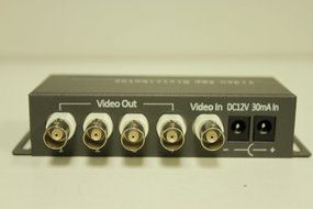 Ezdiyworld-1 BNC Input 4 BNC Outputs Video Amplifier Distributor With. Power Adapter N2