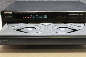 Kenwood Dp-r5070 Multiple Compact 5 Disc Player and Changer N4