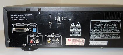 Pioneer LaserDisc CD CDV LD Player CLD-V2400 Commercial Audio Video N2