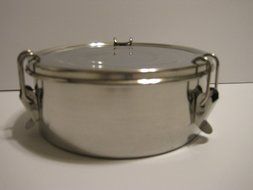 1 Quart Round Flan Pan with Straight Sides 6 Inches Diameter Stainless Steel with Locking Top N3