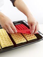 Lekue Silicone Waffle Mold, Model # 0215000R01M017, Red, Set of 2 N7