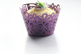 Kuke 24 pcs ET Alien Face Laser Cut Cupcake Wrappers Cupcake Liners Muffin Container for Baby Shower Baby Birthday... N6