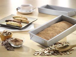 USA Pan Bakeware Aluminized Steel Thin Crust Pizza Pan, 14 Inch N4