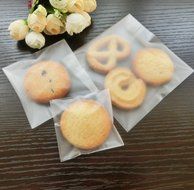 100 PCS Lovely Cute Bowknot OPP Self Adhesive Cookie Bakery Candy Biscuit Roasting Treat Gift DIY Plastic Bag... N26