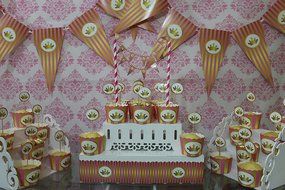 Angel - 25 Cupcake Toppers, 1 Cake Topper/ Bunting, 1 Cake Frill N13