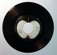 THE BEATLES " DON'T PASS ME BY" " " ACT NATURALLY " 7" 45 RPM RECORD IMPORT N4