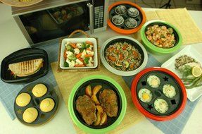 Microhearth 1-1/2-Quart Covered Nonstick 4-Piece Everyday Pan Set with Steam Pan and Muffin Pan N8
