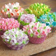 Ternola - RUSSIAN PIPING TIPS + E-GUIDE - Set of 31PCS for Cakes/Cupcakes Flower Decoration (9 Nozzles +1 Leaf... N7