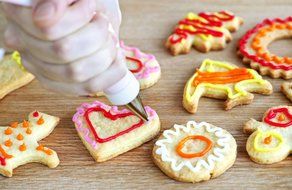 Pridebit Pastry Bag 100 Pack Large Cake/Cupcake Decorating Bags Disposable Icing/Piping Bags N6