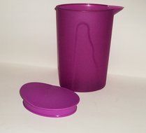 Tupperware Impressions 1 Quart Small Slim Line Refrigerator Pitcher Purplicious Purple N2