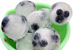 L.Store &reg; Ice Ball Maker Mold - 4 Cups Spherical Ice Balls- Black Flexible Silicone Ice Tray - Molds 4 X 4.5cm... N7