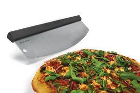 Broil King 69805 Mezzaluna Pizza Cutter N2