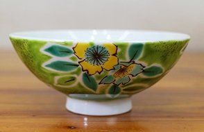 Kutani Pottery Rice Bowl Green Bowl Yellow &amp; Blue Flower BI-5 From Japan