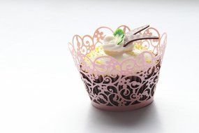 Kuke 24 pcs Twist Flower Lace Laser Cut Cupcake Wrappers Cupcake Liners Muffin Container for Baby Shower Baby... N3