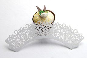 Kuke 24 pcs ET Alien Face Laser Cut Cupcake Wrappers Cupcake Liners Muffin Container for Baby Shower Baby Birthday... N10