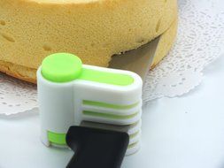 2PCS DIY Cake Slicer , Stratification Auxiliary , Bread Slice , Toast Cut, 5 Layers Leveler Slicer , Kitchen Fixator... N17