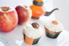 Set of 12 Premium Quality Tie-Dye Silicone Baking Cups / Reusable Cupcake Liners-Environmentally Safe-Lifetime... N14