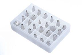 VonShef 24 Piece Stainless Steel Piping Bag Tips / Nozzles for Royal Icing, Buttercream or Frosting Cakes and... N3