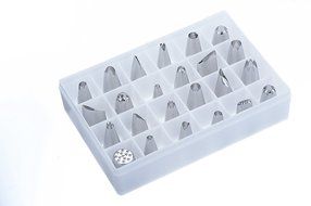 VonShef 24 Piece Stainless Steel Piping Bag Tips / Nozzles for Royal Icing, Buttercream or Frosting Cakes and... N4