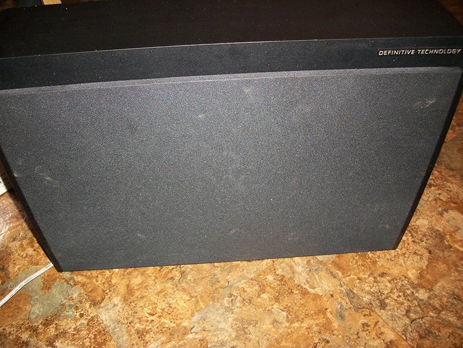 Definitive Technology SoloCinema XTR Sound Bar System N2