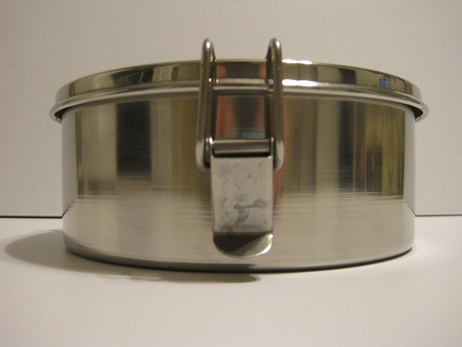 1 Quart Round Flan Pan with Straight Sides 6 Inches Diameter Stainless Steel with Locking Top