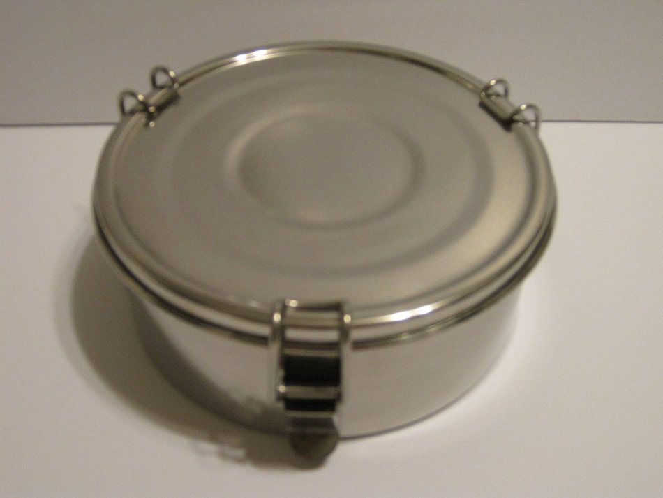 1 Quart Round Flan Pan with Straight Sides 6 Inches Diameter Stainless Steel with Locking Top N2