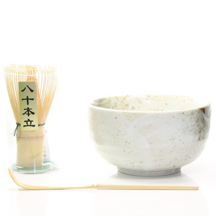 Matcha Tea Ceremony Gift Set with Chasen Whisk, Scoop & Holder (4, Green) N3