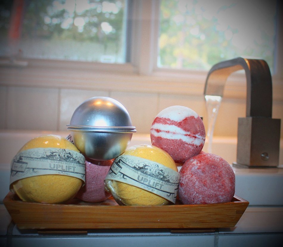 Bath Bomb Mold, (2 Pieces Per 1 Set) Perfect for Round Sphere Shaped Bath Bombs (1, 1) N4