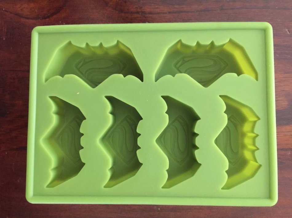 Batman vs Superman Birthday Cake Pan silicone Candy chocolate Mold Tray N2