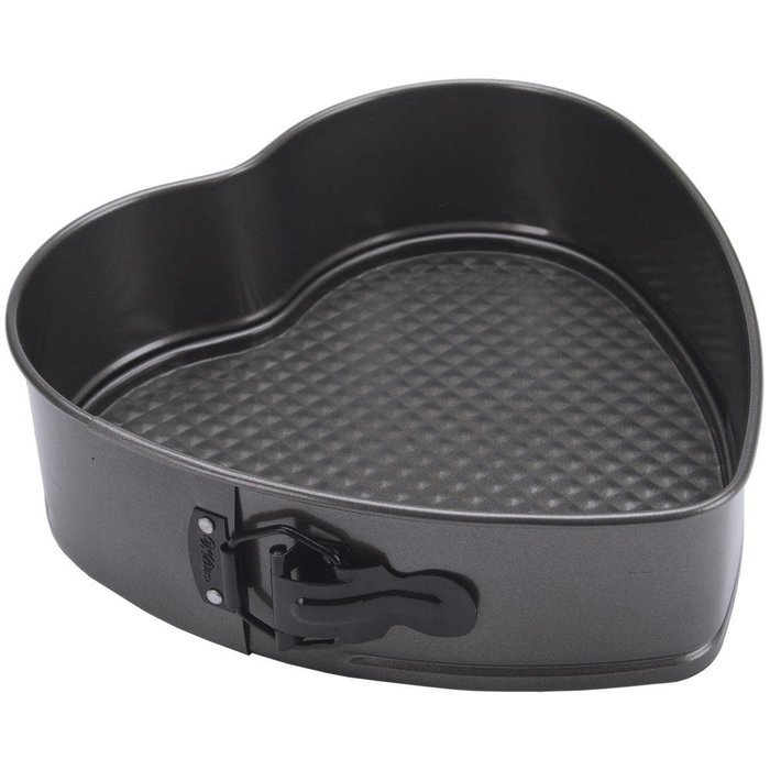Wilton Excelle Elite 9-Inch Heart Springform Pan N3