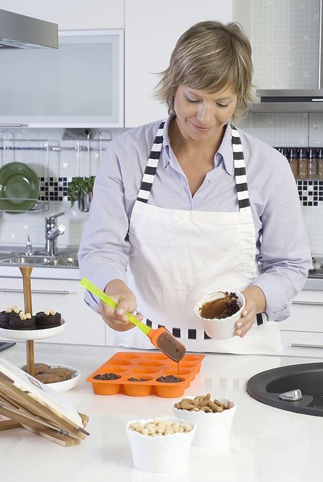 Silicone Muffin Pan 12-Cavity, Premium Quality - Unique Food Grade, Durable, Attractive By Qvob N3