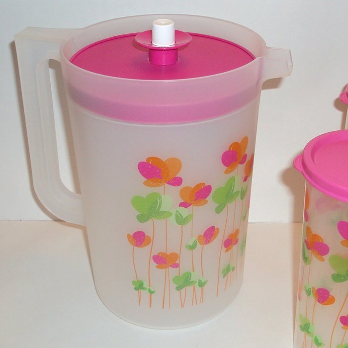 Tupperware 2 Quart Pitcher and Set of 4 16 Ounce Tumblers Spring Flowers Fuchsia Pink N6