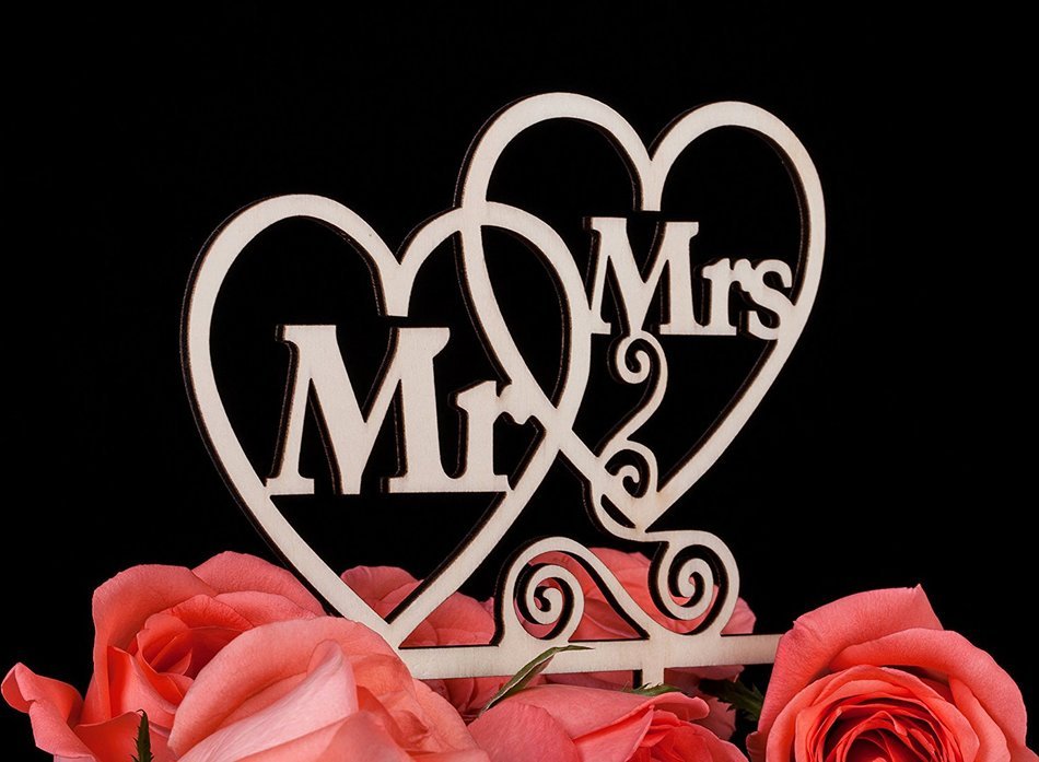 LOVENJOY with Gift Box Mr and Mrs Monogram Wedding Engagement Cake Topper Rustic Wood (5.5-inch)