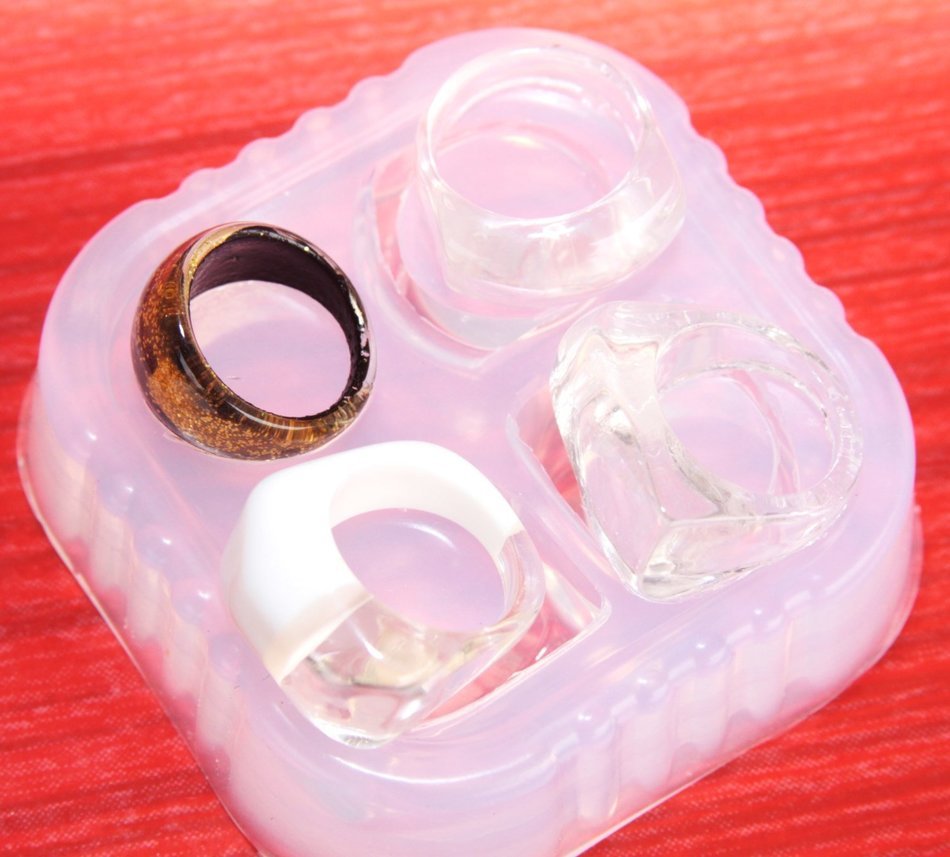 Clear-silicone rings Molds 4pc size 6 7 8 9. (318) N2
