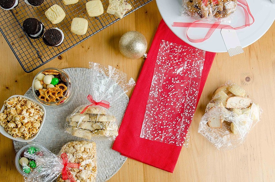 StarPack Premium Cellophane Treat Bags, Party Favor Bags, Christmas Cookie Bags - Set of 20 - Bonus 101 Cooking... N6