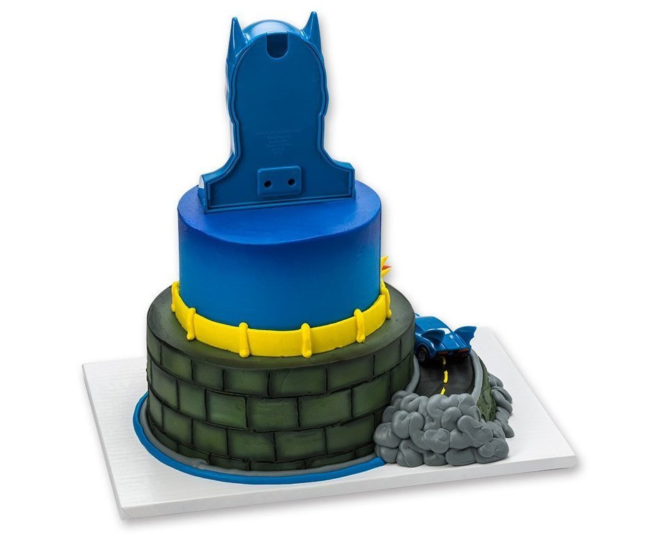 Batman To the Rescue Cake Topper Decorating Set N5