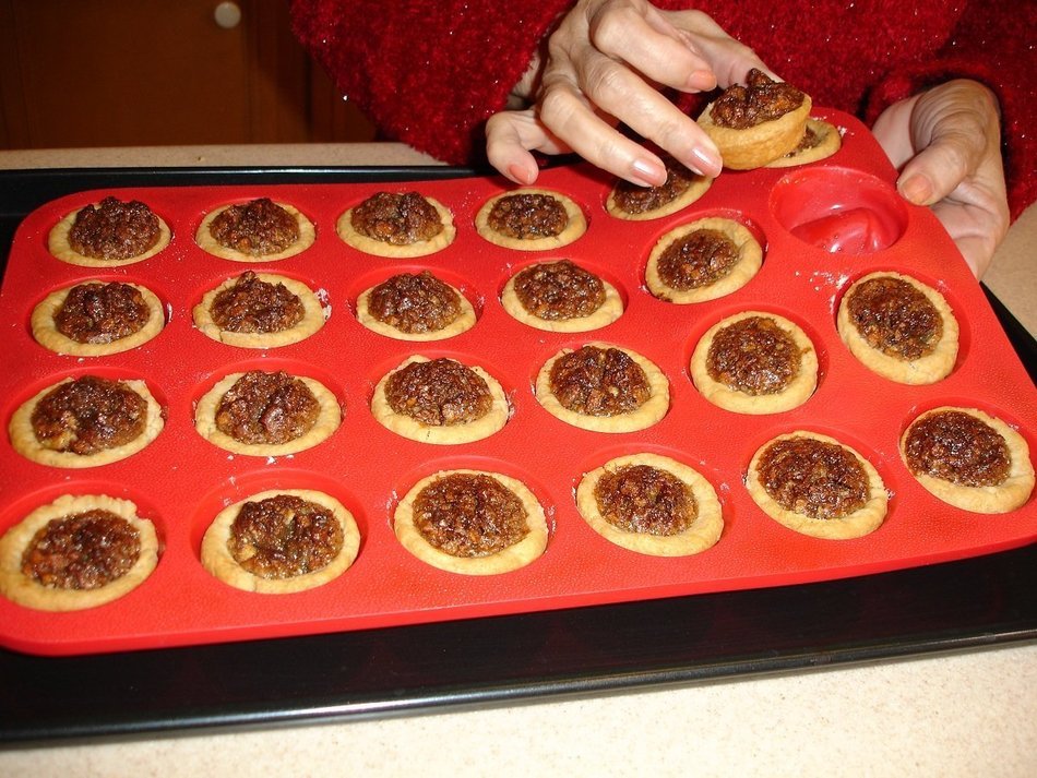 24 Cup Silicone Mini Muffin Pan