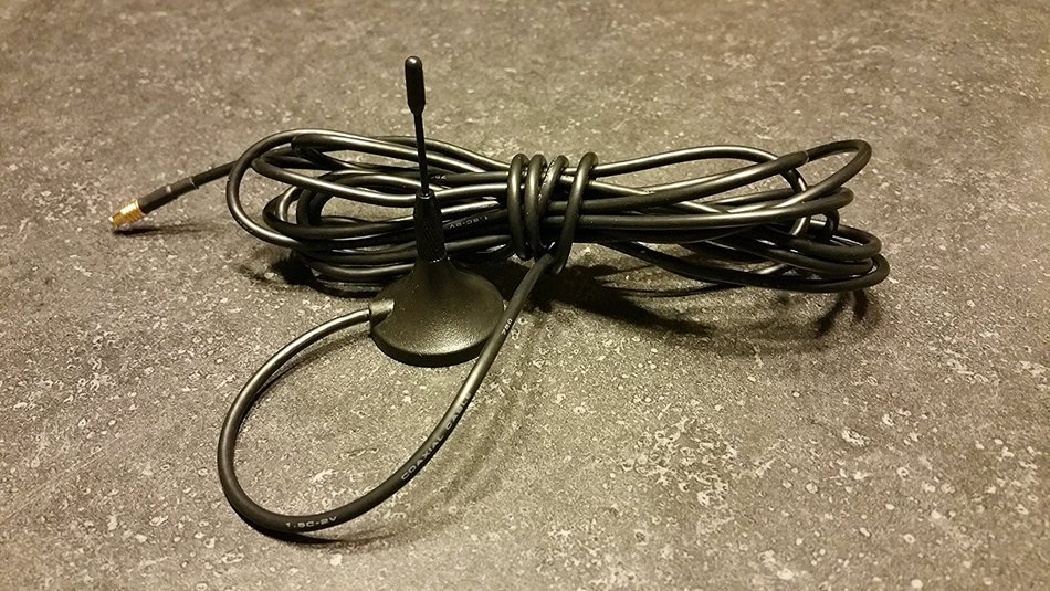 WyJen RTL-SDR Ultra Accurate Tuner (24-1700MHZ) with 0.5PPM TCXO RTL2832U/R820T & MCX Antenna receives ADS-B &... N4