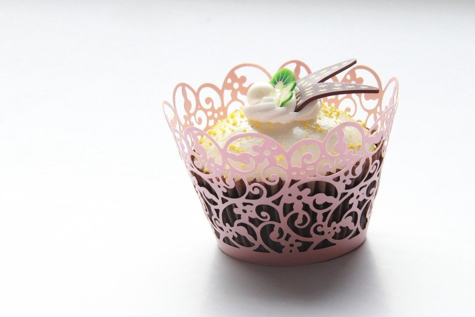 Kuke 24 pcs Twist Flower Lace Laser Cut Cupcake Wrappers Cupcake Liners Muffin Container for Baby Shower Baby... N3