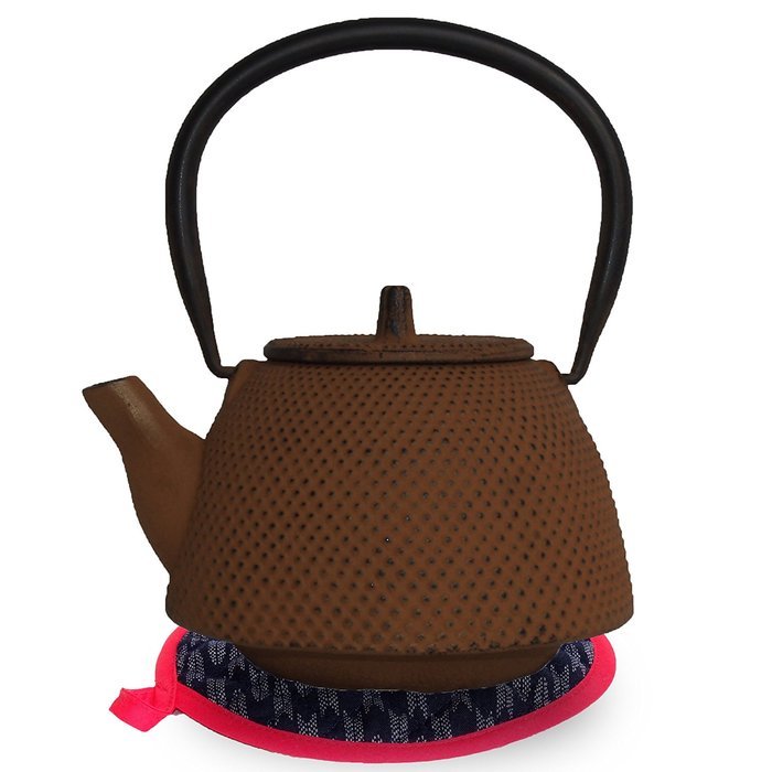 Nanbu Tekki Tetsubin Teapot Kettle w/ Stainless Steel Mesh Infuser Basket and Hand Made Pot Stand, Brown