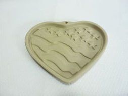 The Pampered Chef Patriotic Heart Stoneware Mold Final Edition 2005